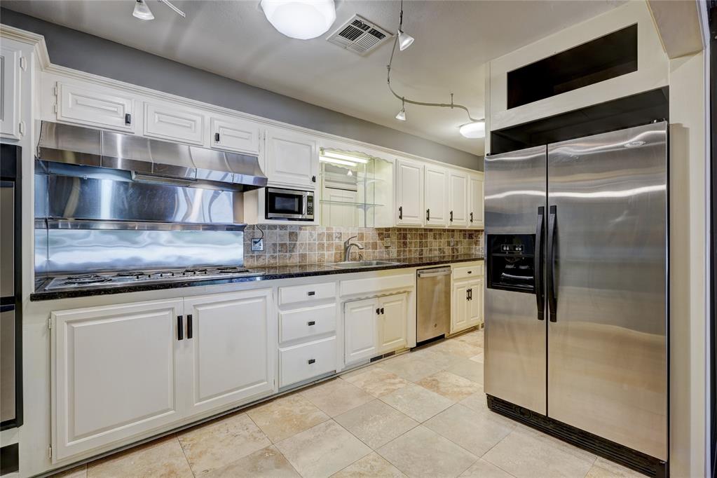 6325 Glenbrook Court