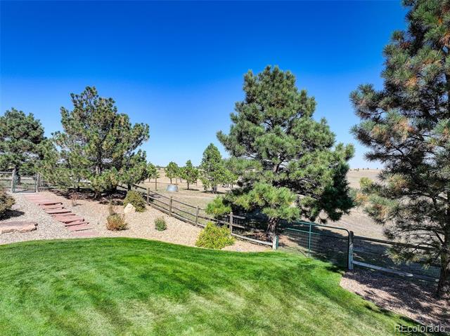 2235 Country Lane