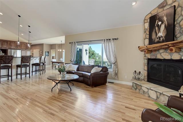 2235 Country Lane