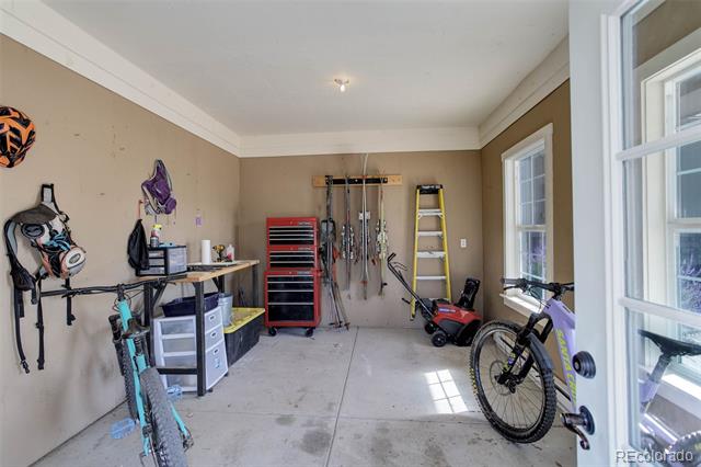 2235 Country Lane