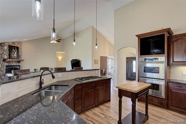 2235 Country Lane
