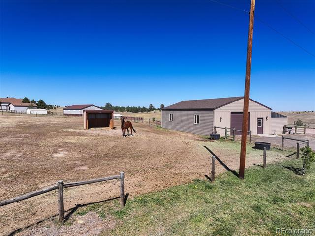 2235 Country Lane
