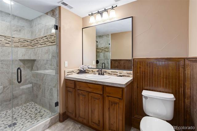 2235 Country Lane