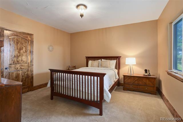 2235 Country Lane