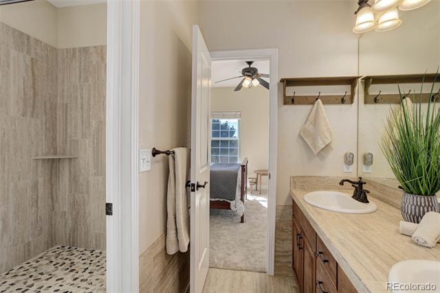 2235 Country Lane