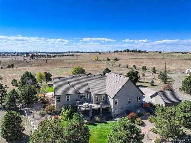 2235 Country Lane