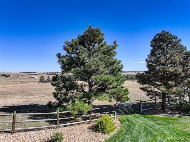 2235 Country Lane