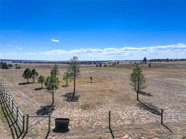 2235 Country Lane