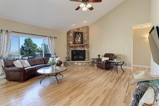 2235 Country Lane