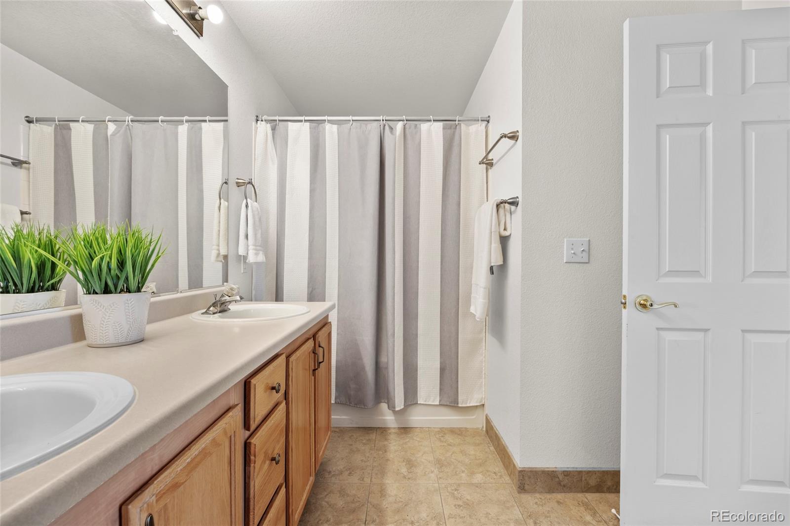 7440 S Blackhawk Street Unit: 4-305