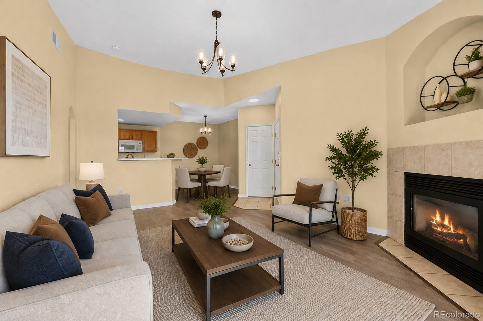 7440 S Blackhawk Street Unit: 4-305