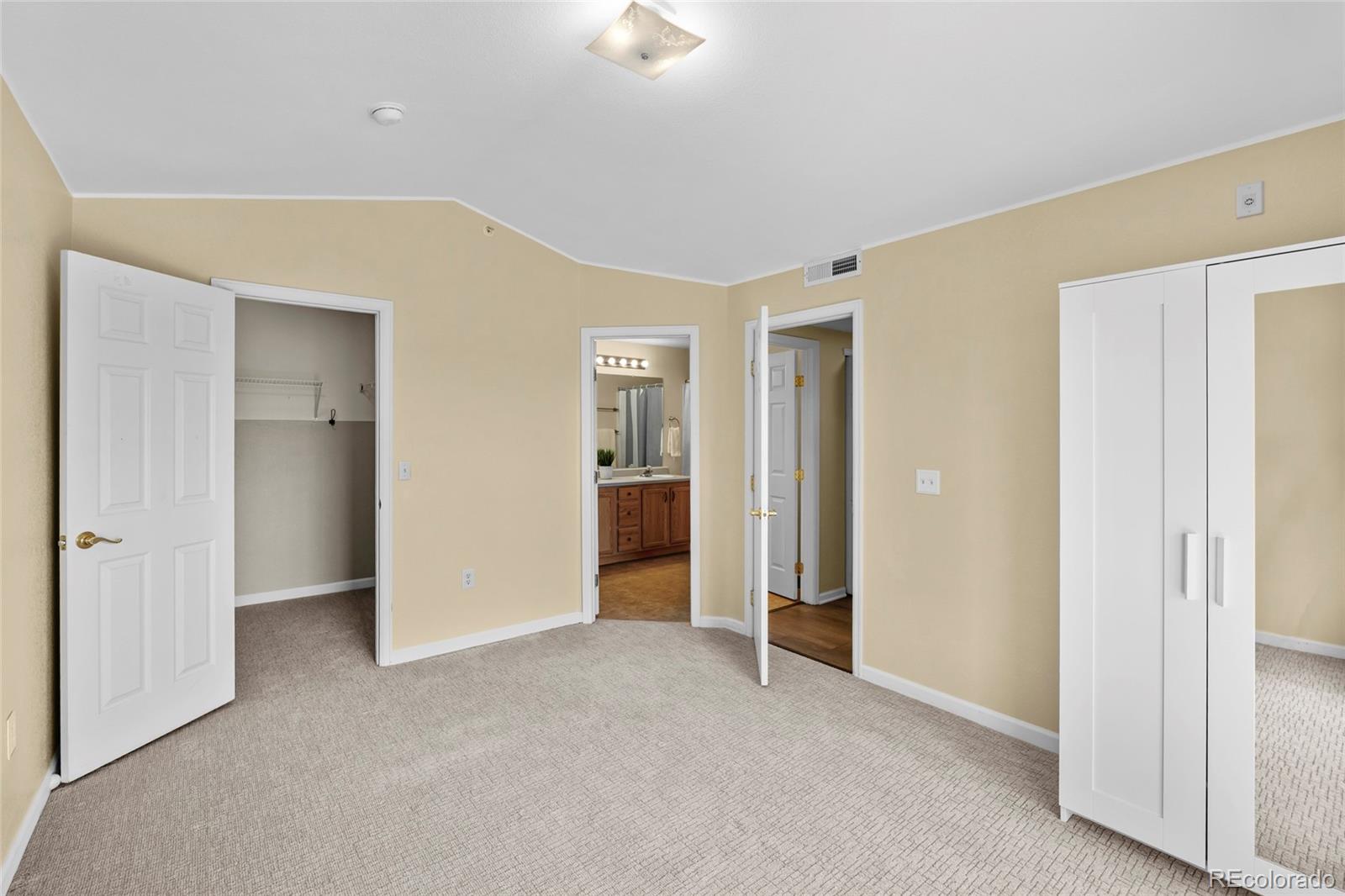 7440 S Blackhawk Street Unit: 4-305