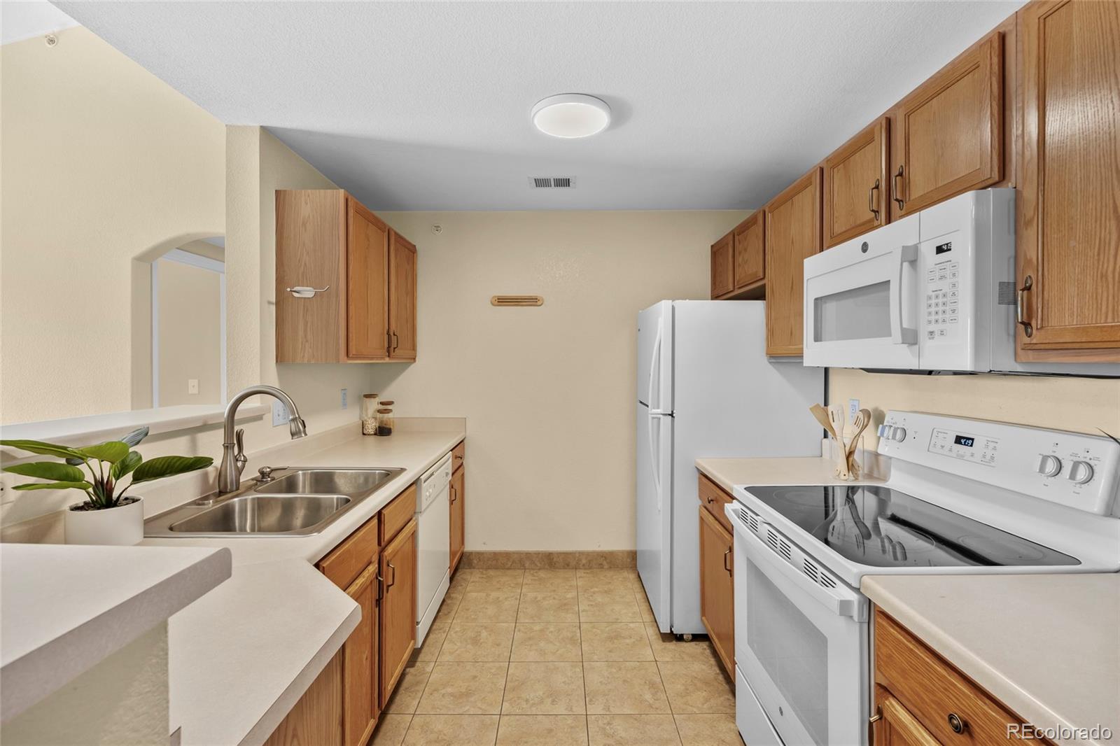 7440 S Blackhawk Street Unit: 4-305
