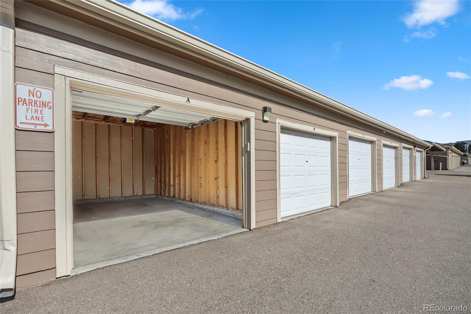 7440 S Blackhawk Street Unit: 4-305