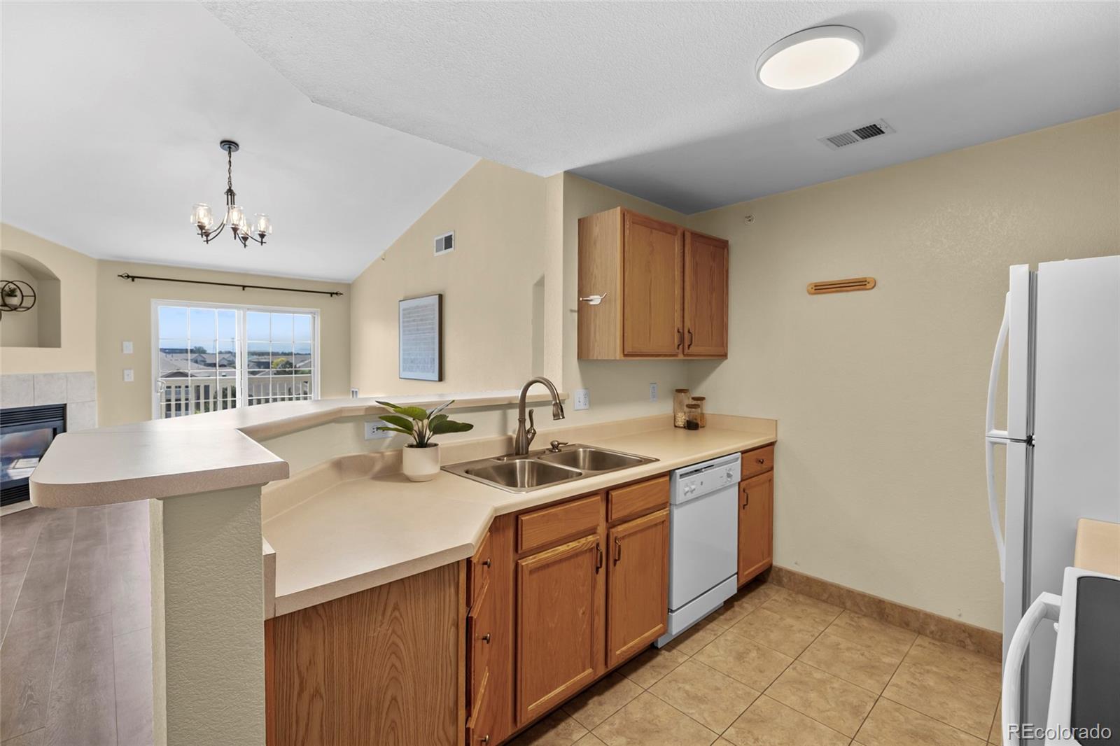 7440 S Blackhawk Street Unit: 4-305