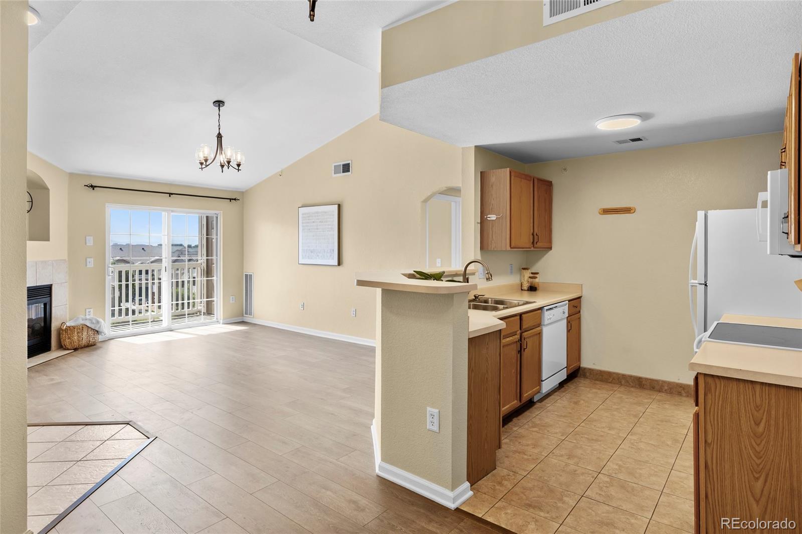 7440 S Blackhawk Street Unit: 4-305