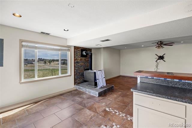 2420 Holmes Court