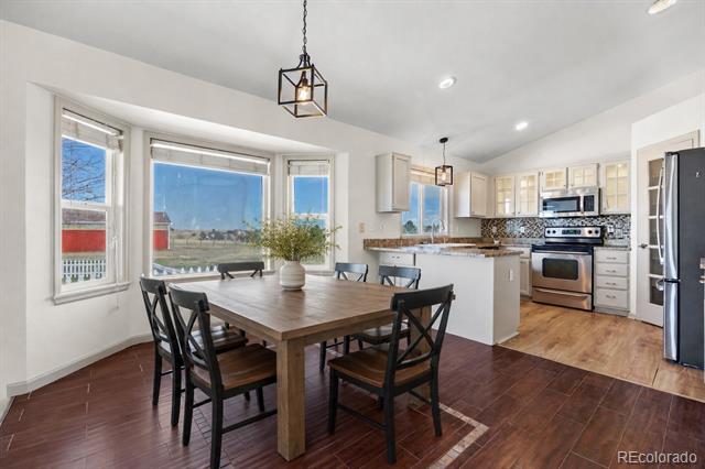 2420 Holmes Court