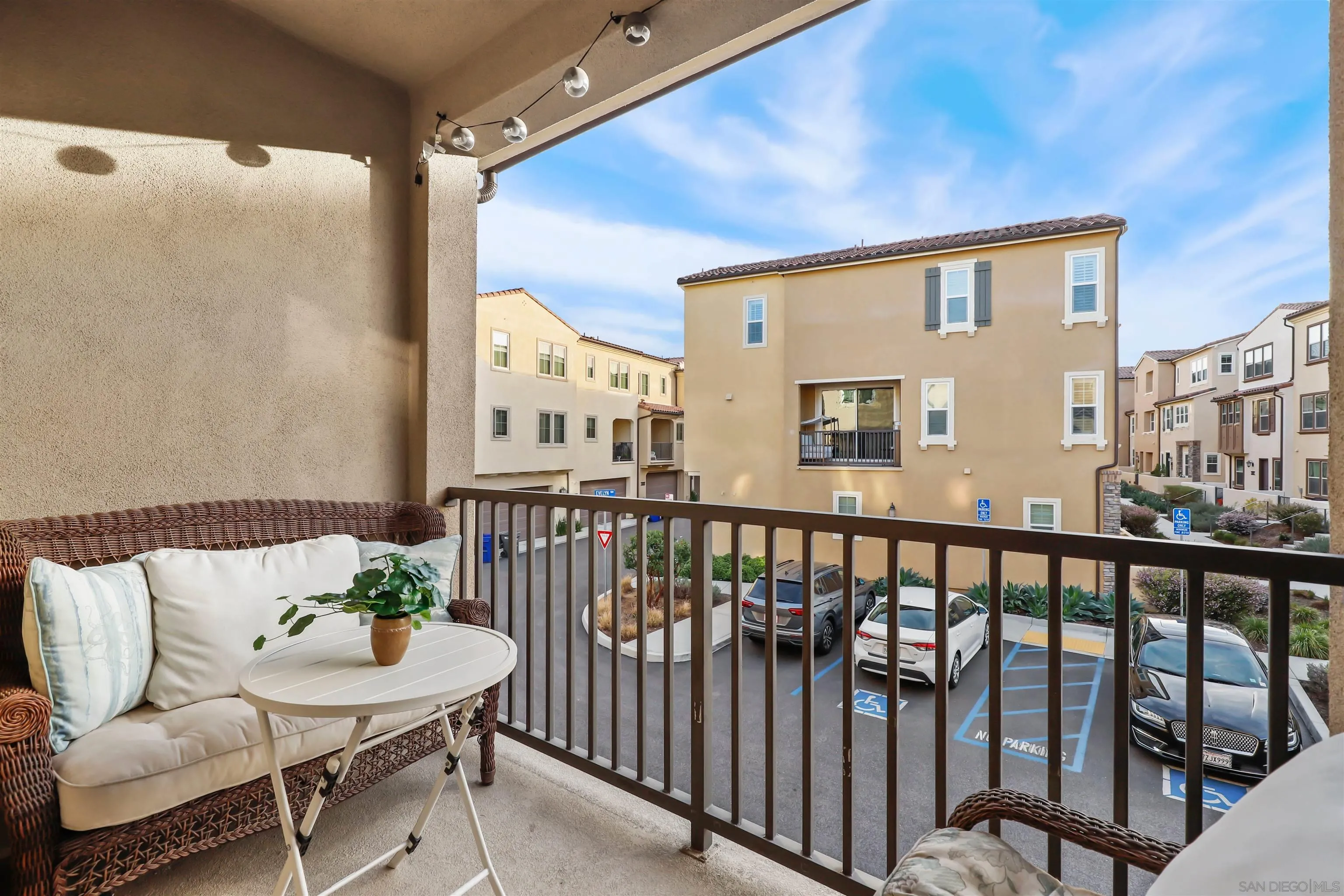 11009 Evelyn Way