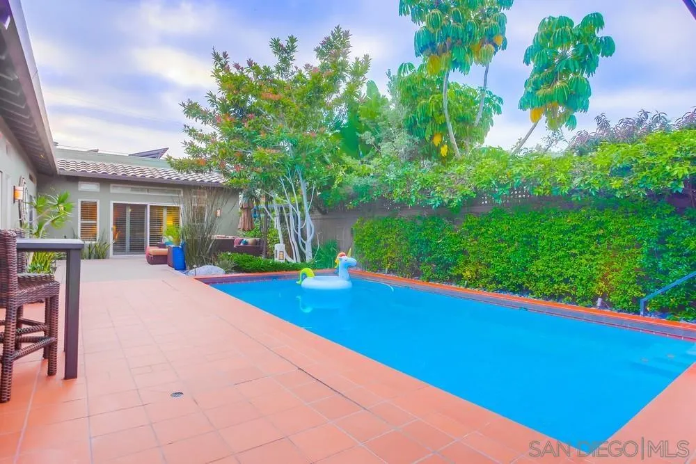 4622 Rhode Island St