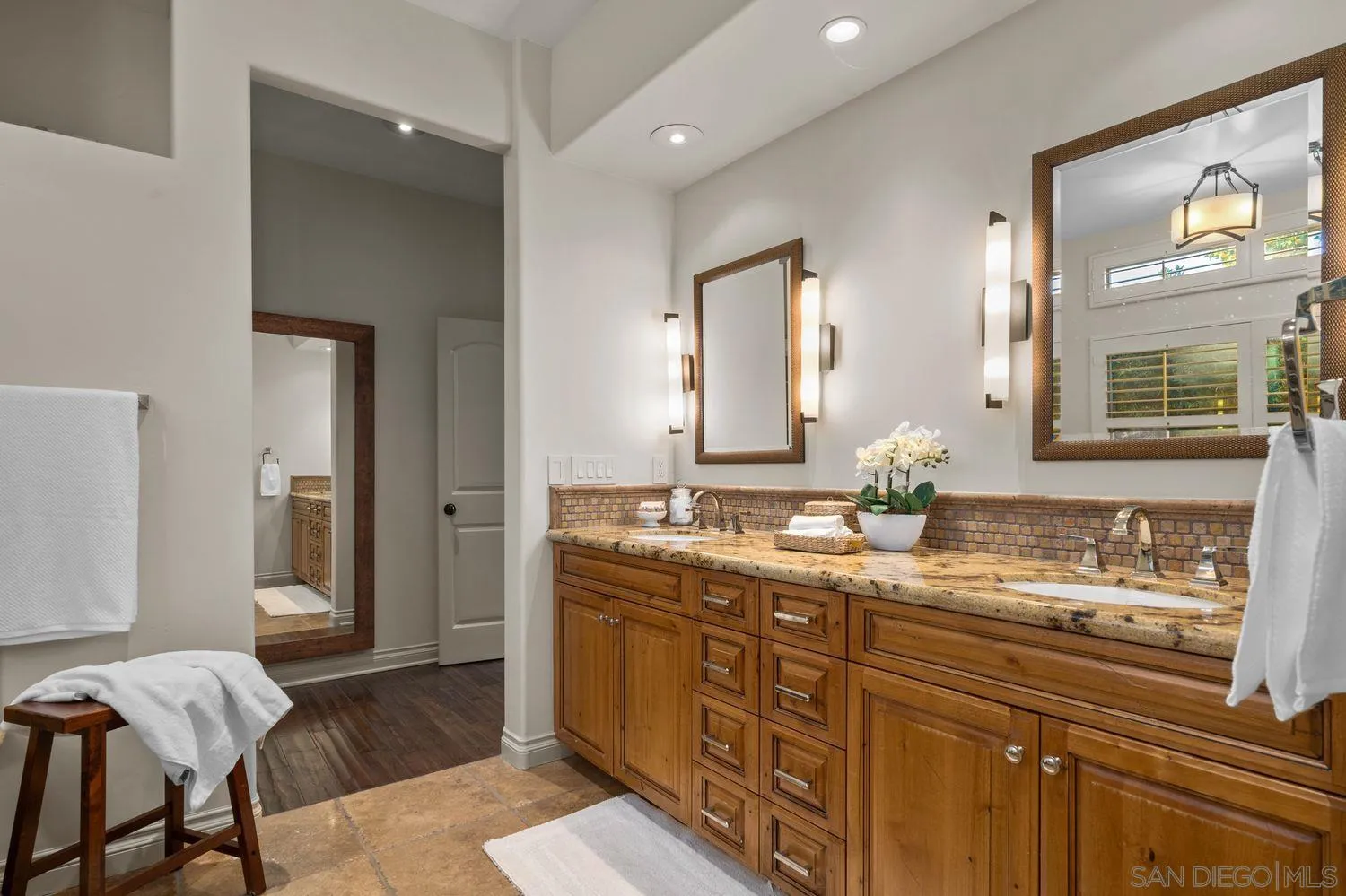 4622 Rhode Island St