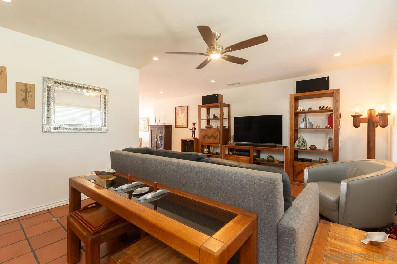 3851 Haiwatha Way