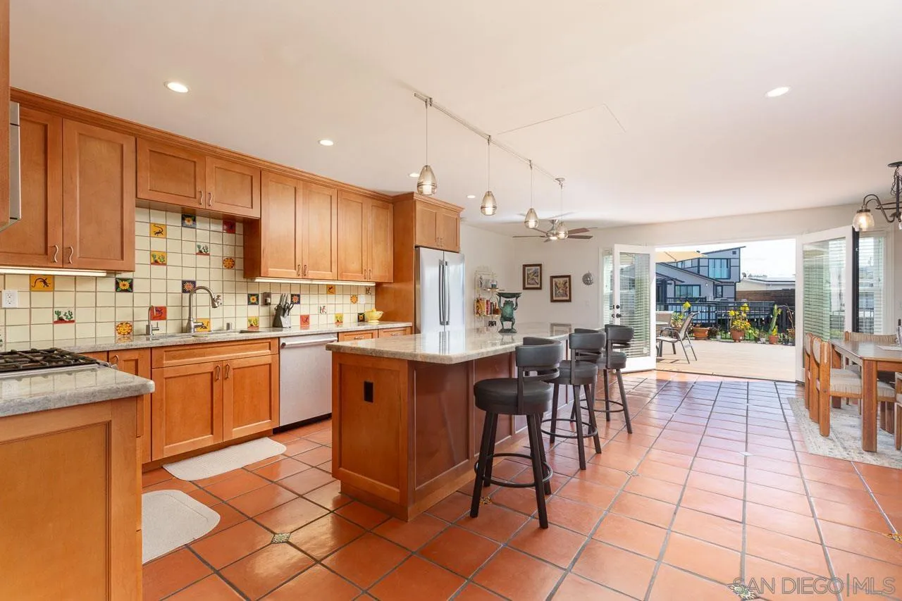 3851 Haiwatha Way