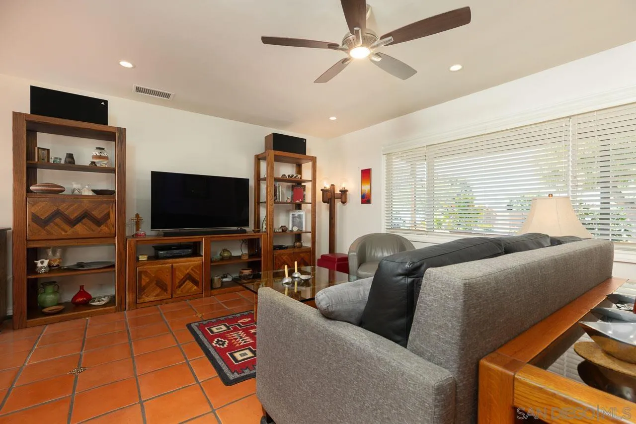 3851 Haiwatha Way