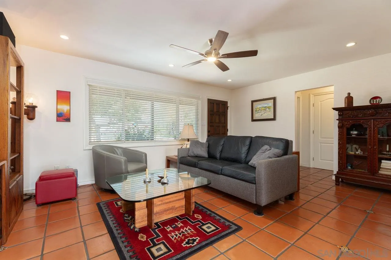 3851 Haiwatha Way