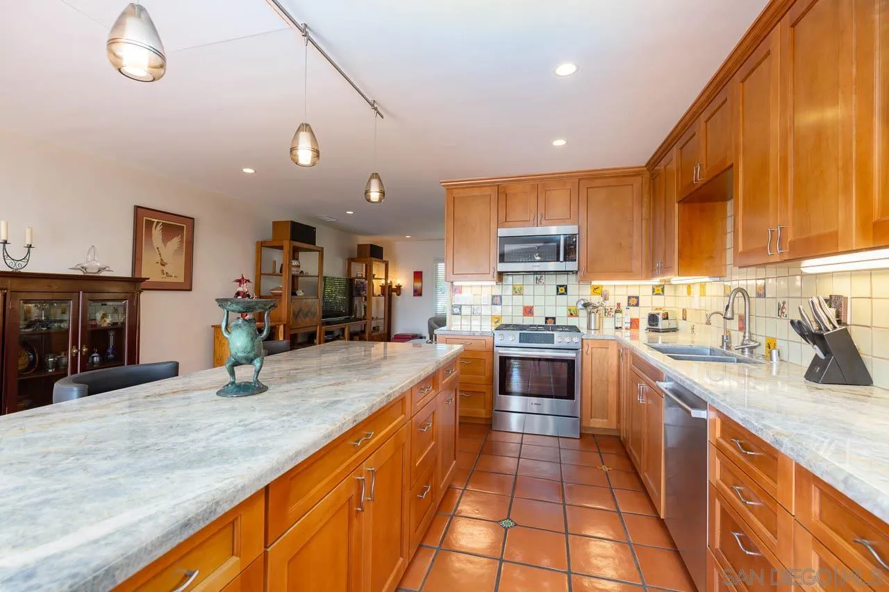 3851 Haiwatha Way