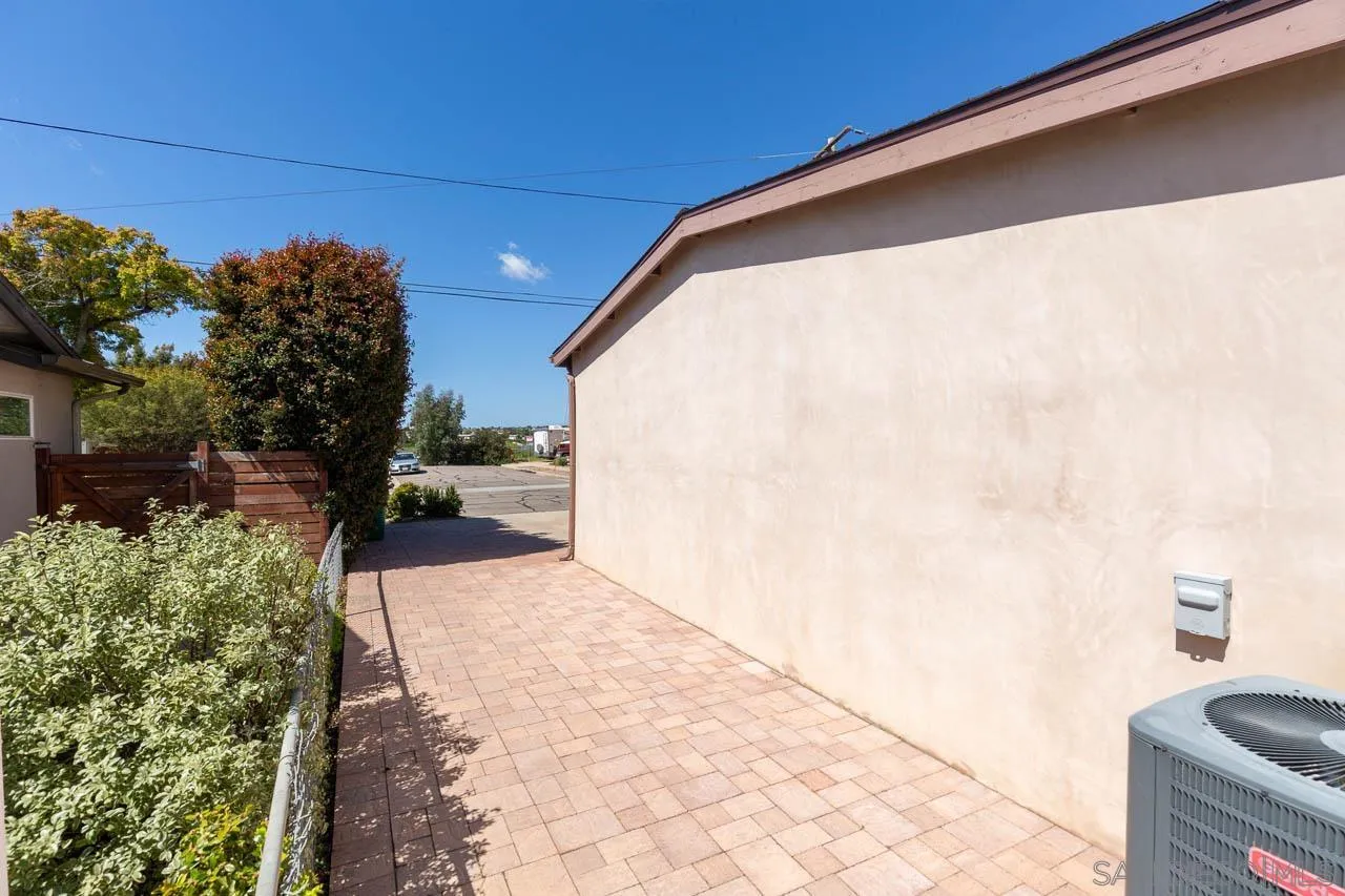 3851 Haiwatha Way
