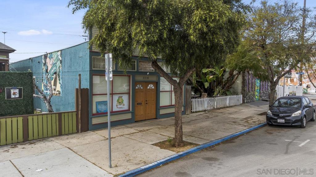 2215 Logan Ave