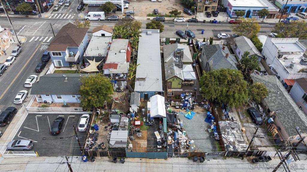 2215 Logan Ave