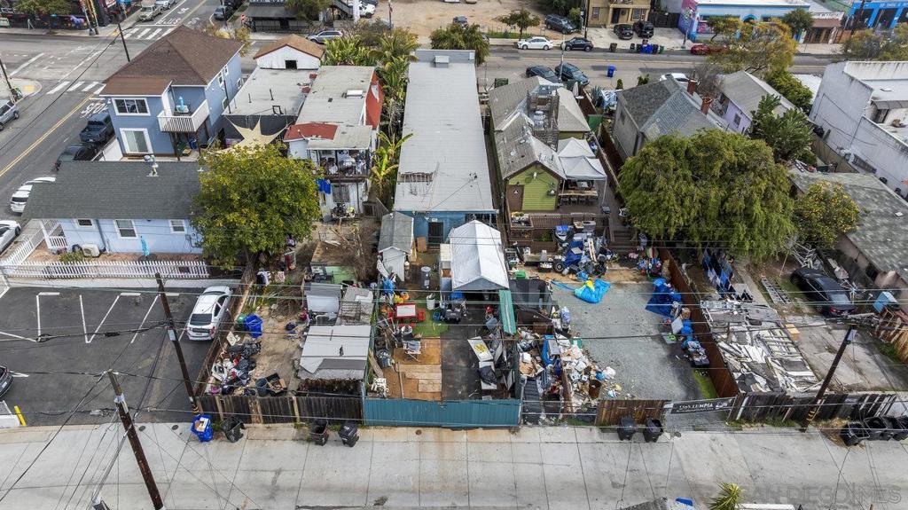 2215 Logan Ave