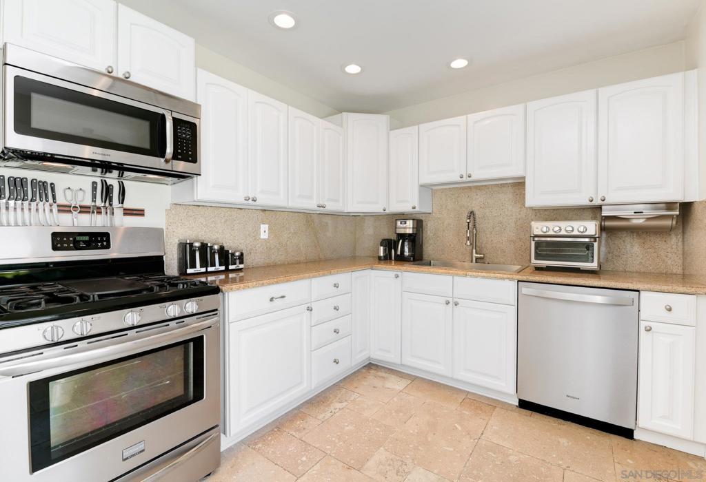 3111 Haidas Ave