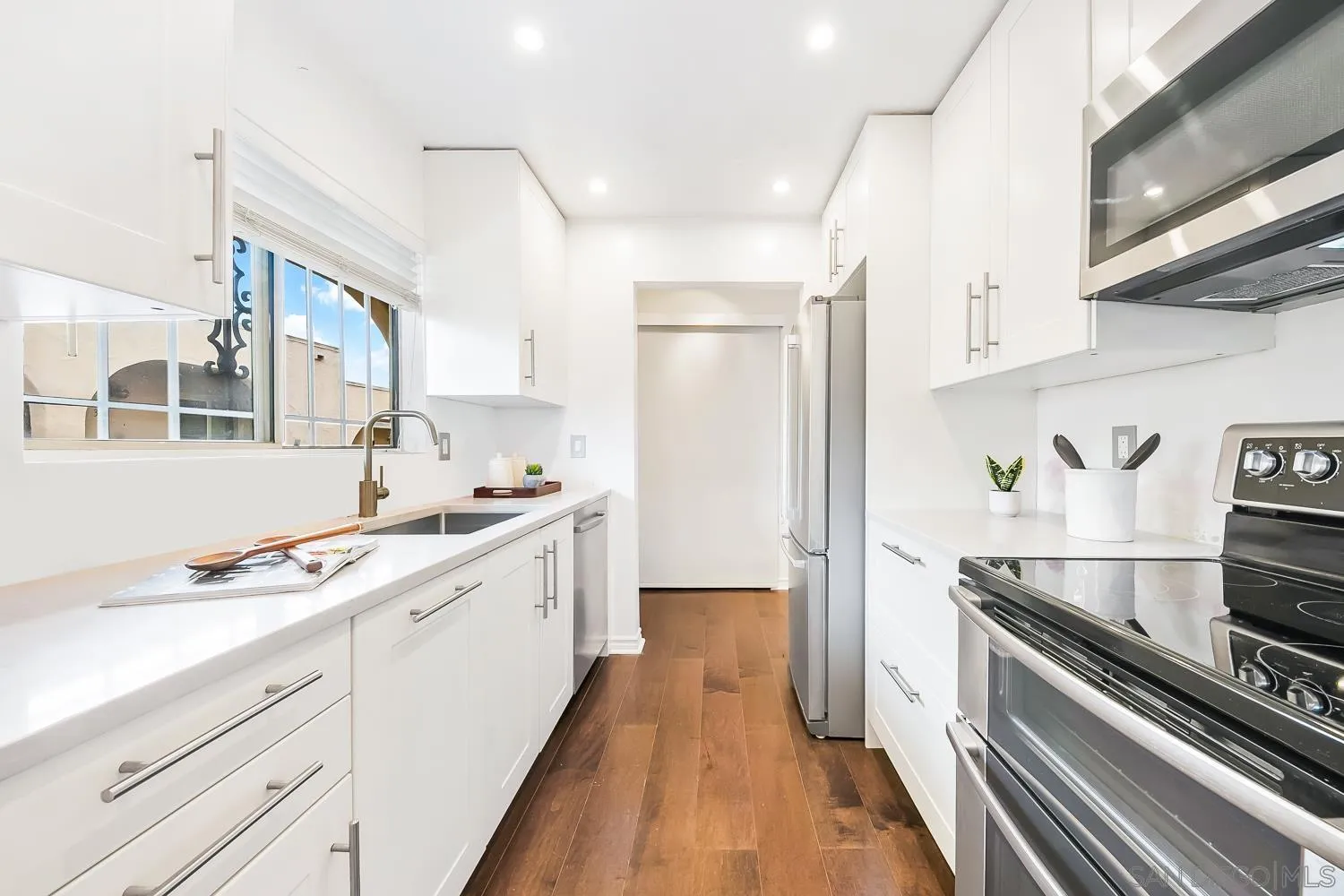 2530 Clairemont Unit 301