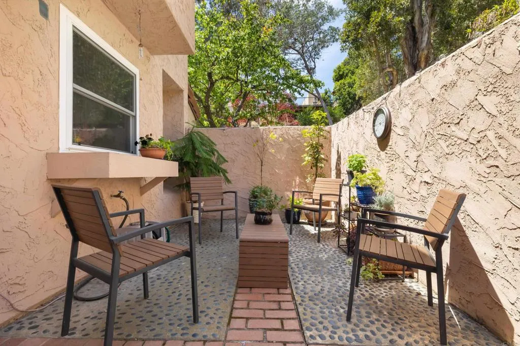 2636 Illion Street