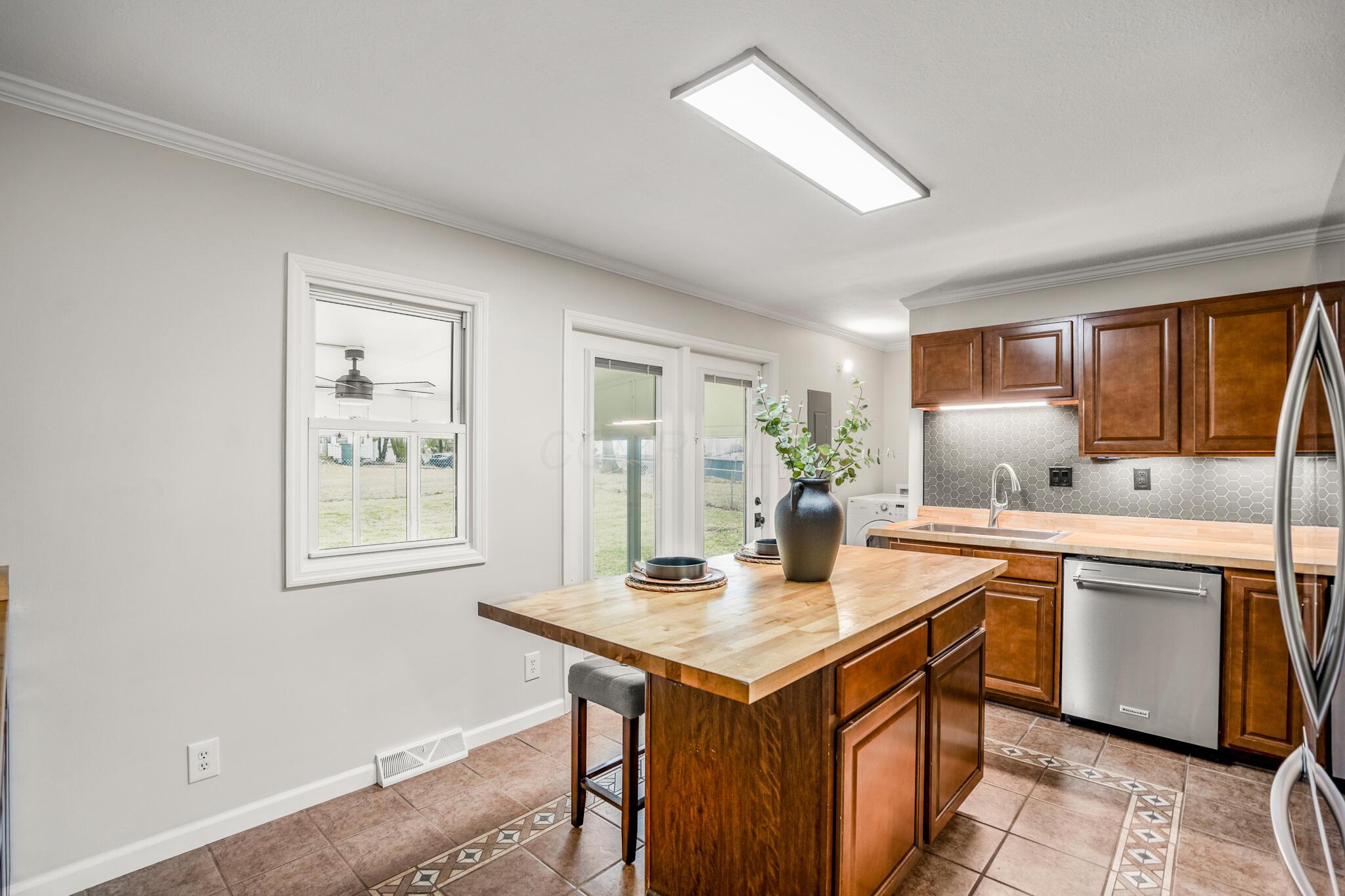 1121 W Sandusky Avenue