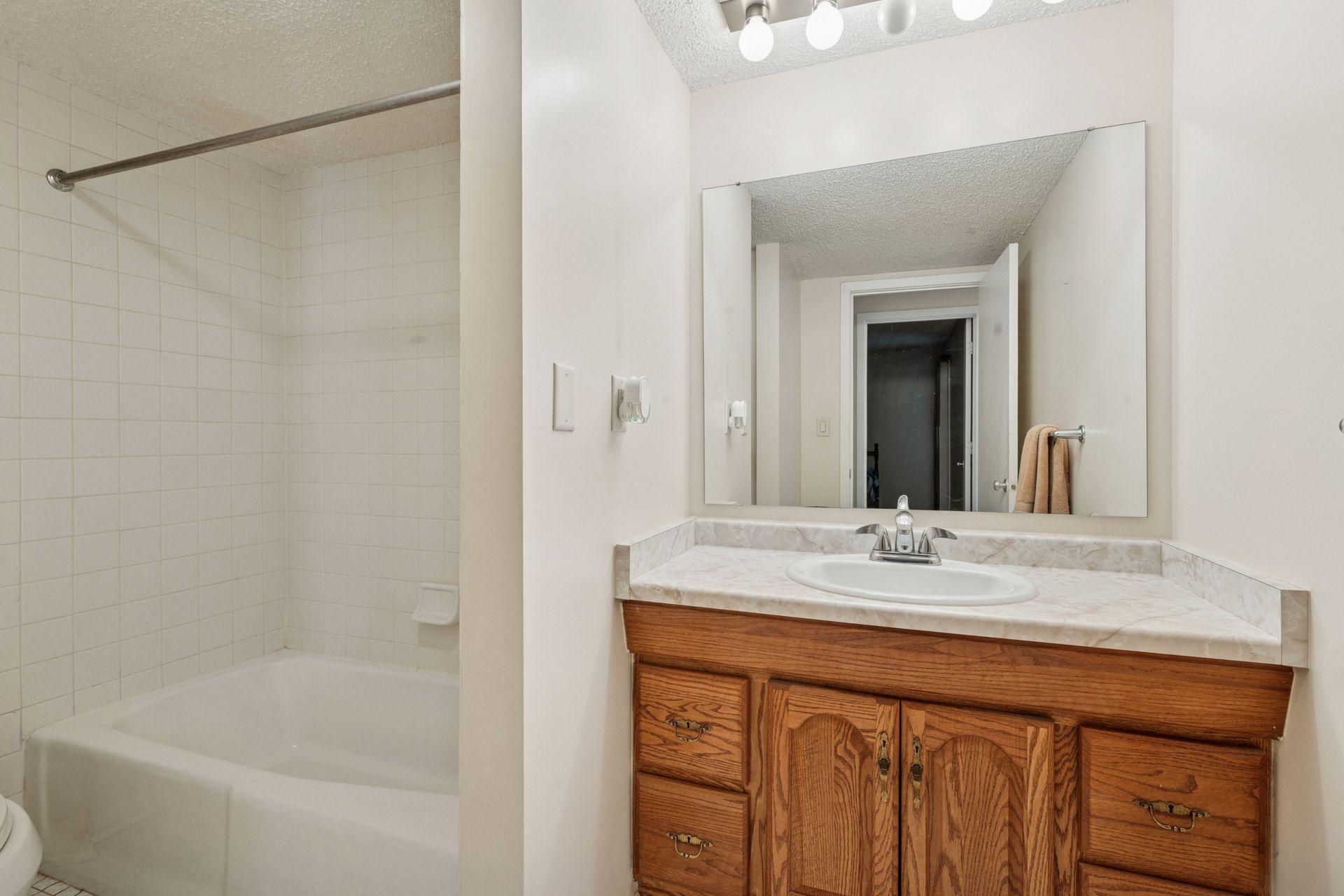 6308 Barrie Road Unit: 1C