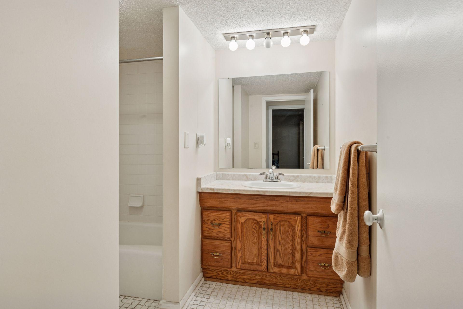 6308 Barrie Road Unit: 1C
