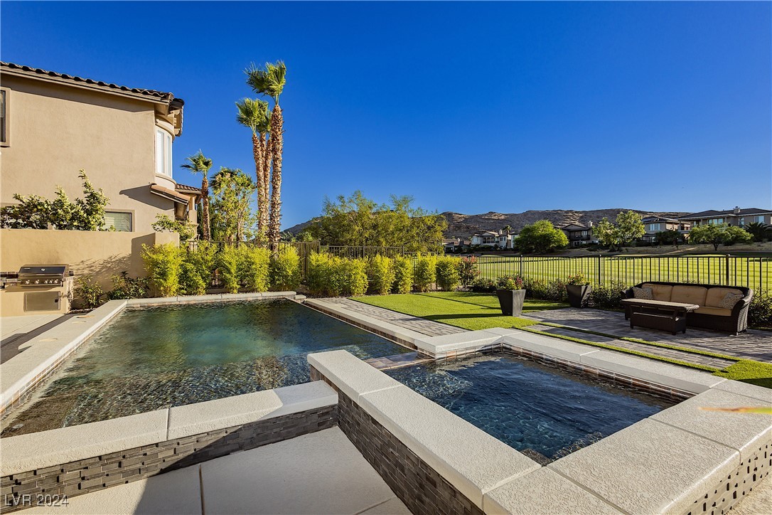 2019 Orchard Mist Street