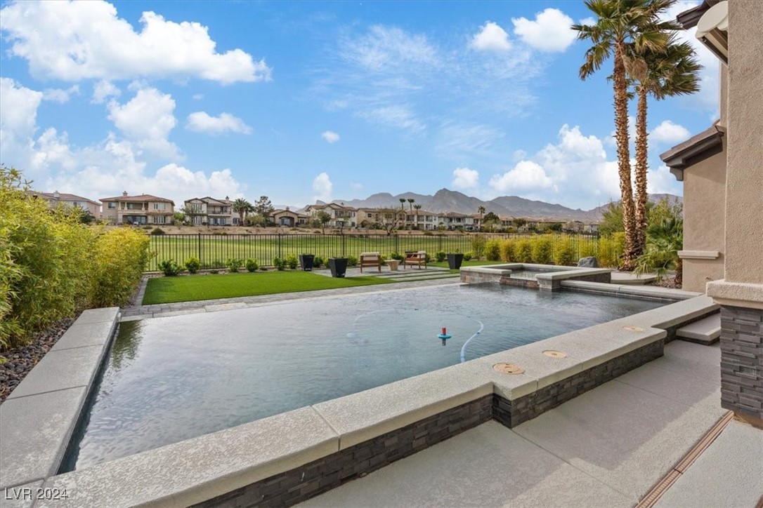 2019 Orchard Mist Street