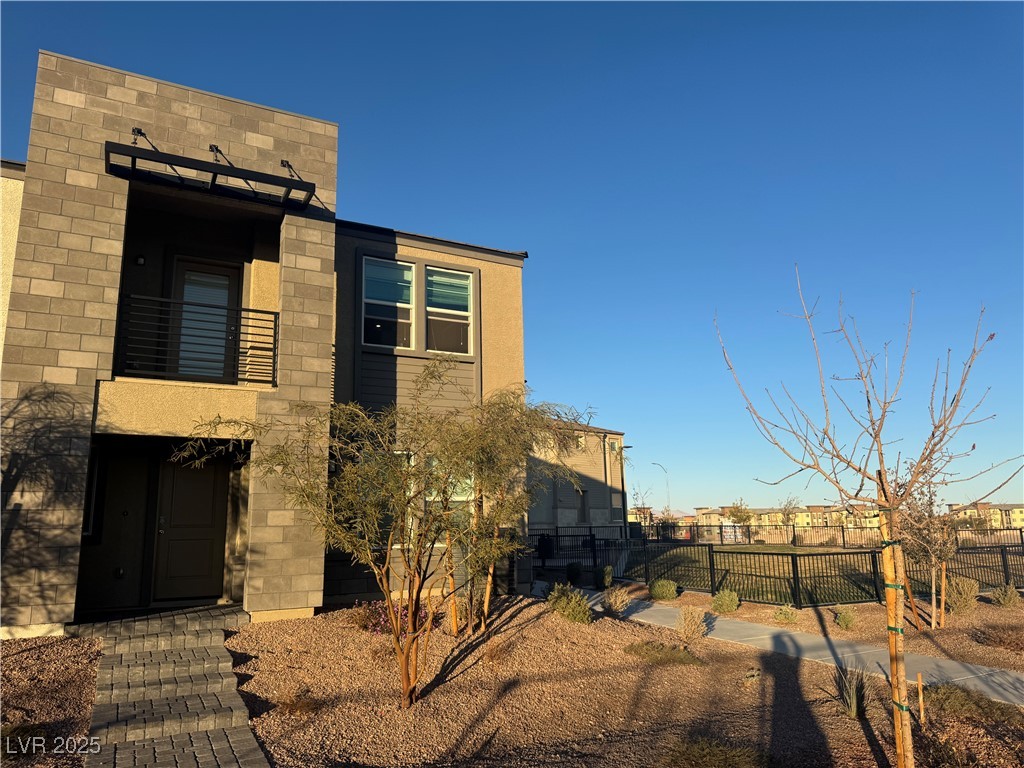 1088 Ammonite Avenue