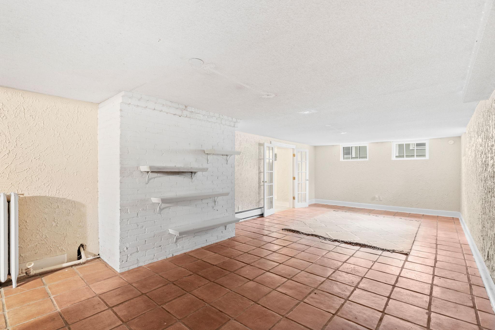 324 W Diamond Lake Road