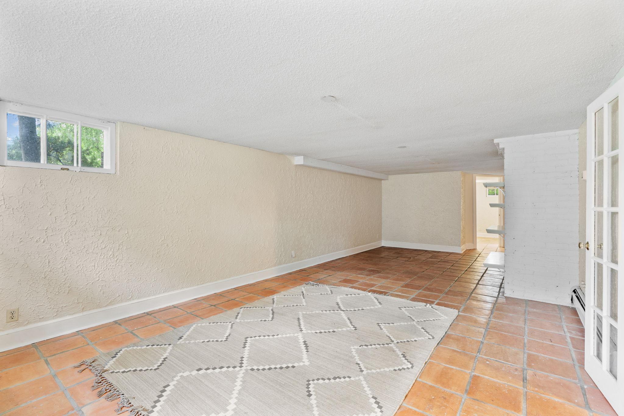 324 W Diamond Lake Road