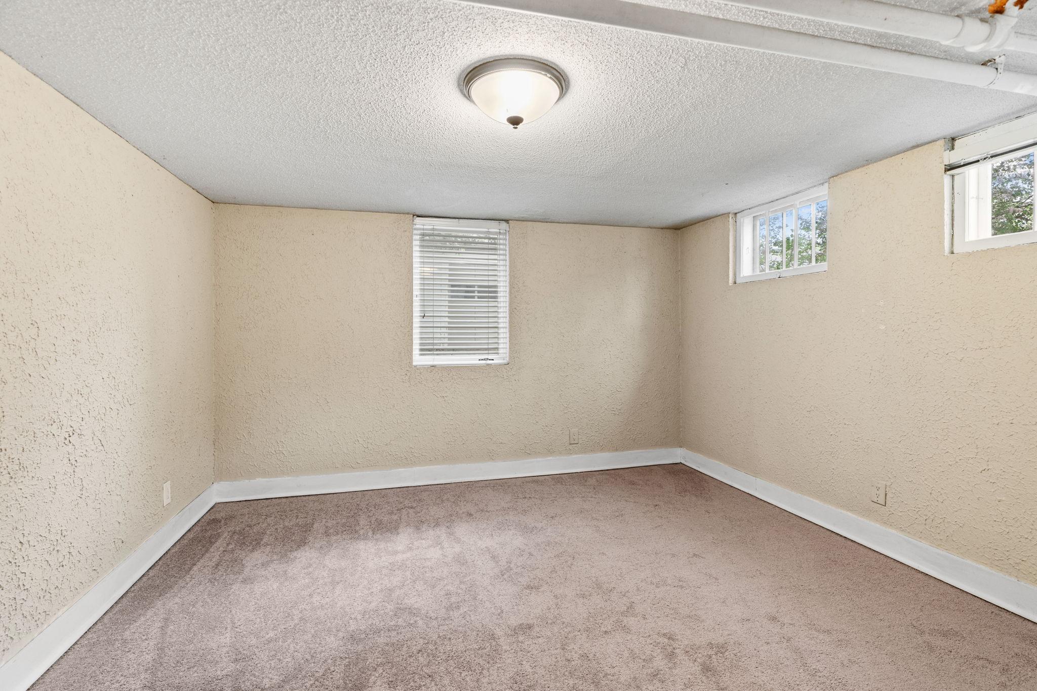 324 W Diamond Lake Road
