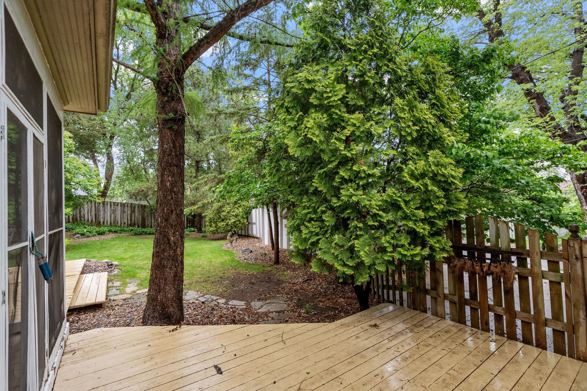 324 W Diamond Lake Road