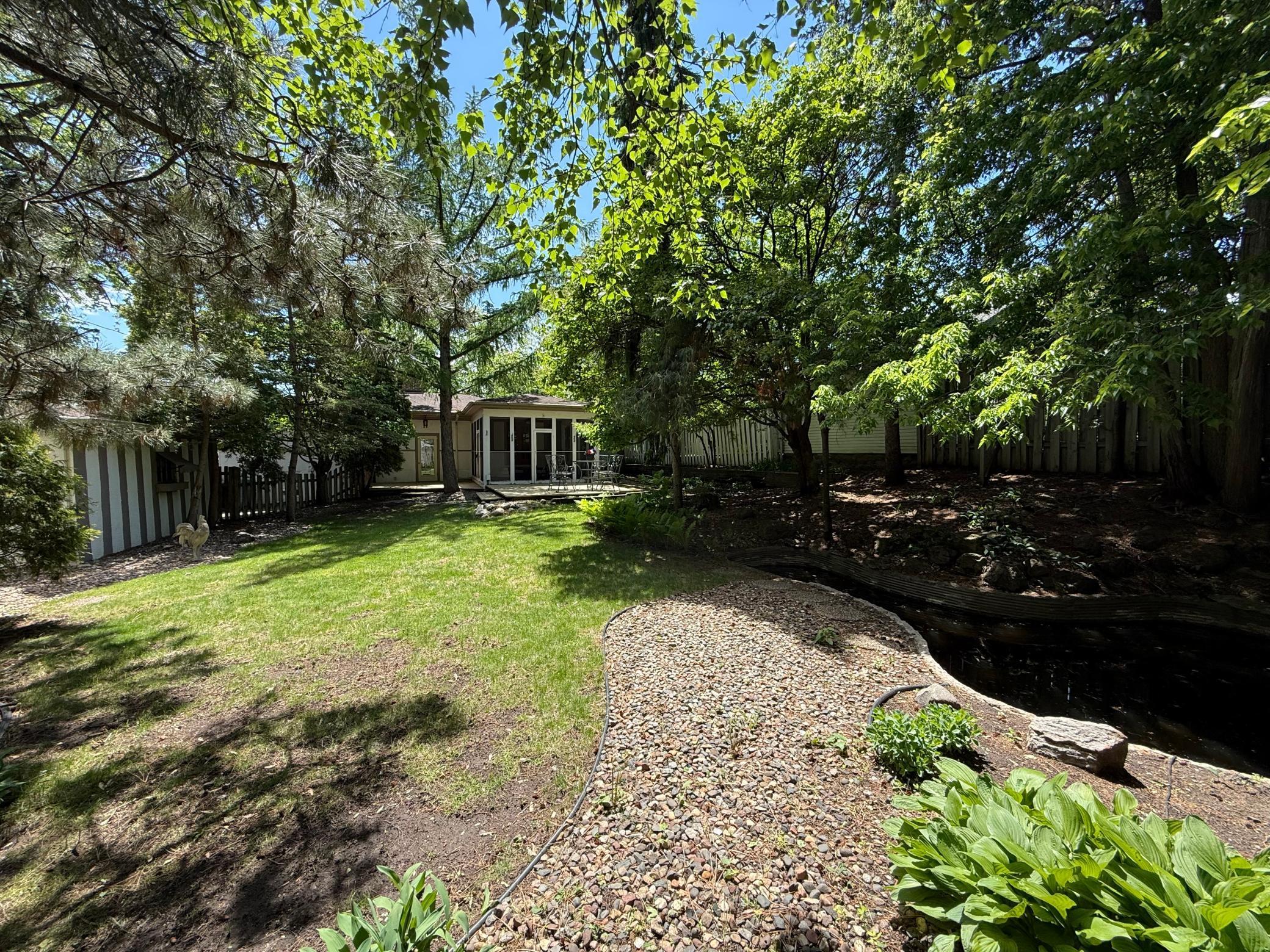 324 W Diamond Lake Road