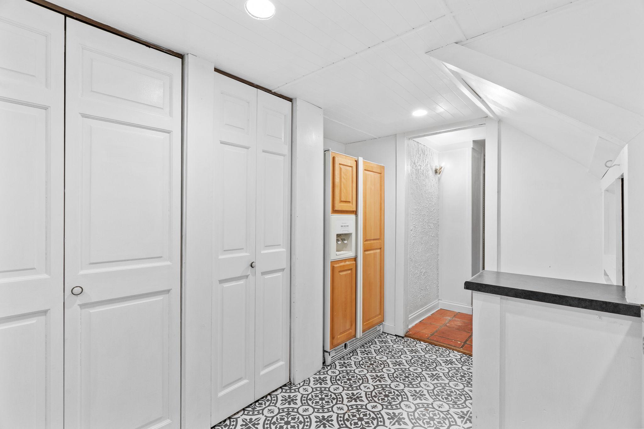 324 W Diamond Lake Road