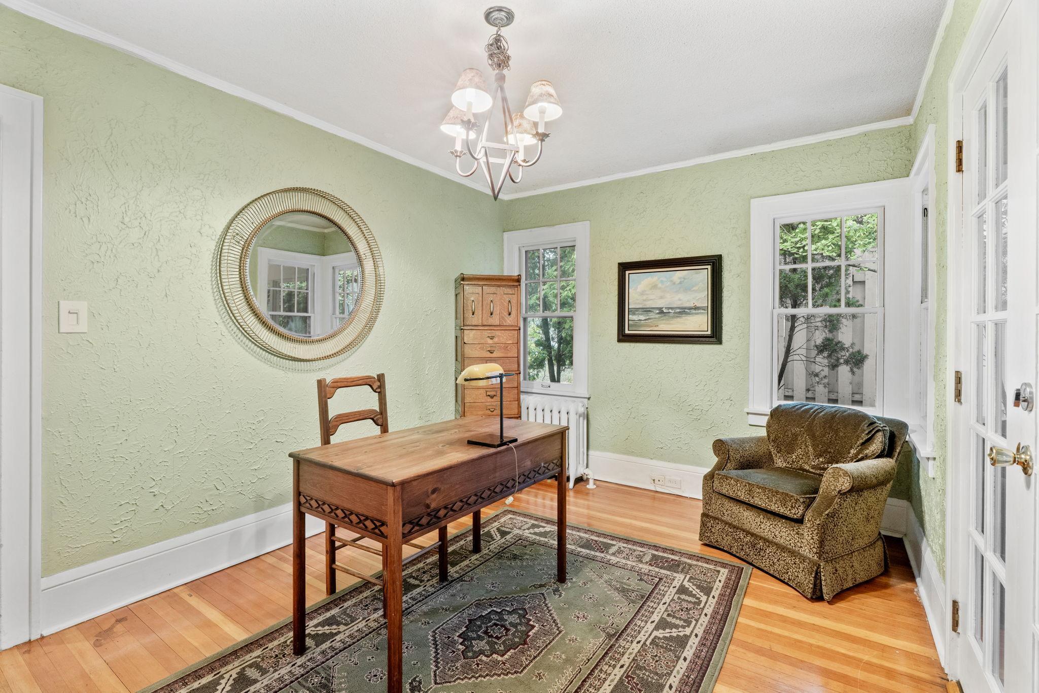 324 W Diamond Lake Road